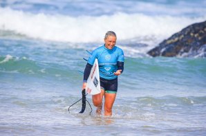 Yolanda Sequeira Hopkins conquistou uma vitória histórica e muito importante para si e para o surf Português