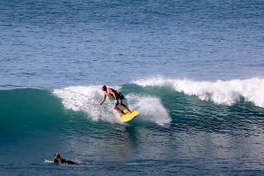 Surfar sem fato em Ribeira D’ilhas em pleno inverno?