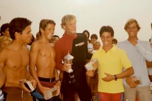 alguns dos protagonistas do surf dos anos oitenta em Portugal. João Alexandre(Dapin) Gonçalo Lopes(Ratinho), Bruno Charneca (Bubas)
