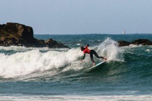 Camila Kemp é uma das surfistas portuguesas a competir no Senegal Pro  Imagem: Sic Noticias