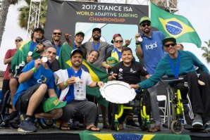 Seleção brasileira volta a vencer Mundial de Surf Adaptado.
