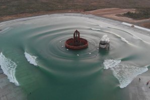 Surf Lakes, uma tecnologia que produz 5 ondas diferentes no mesmo espaço. 