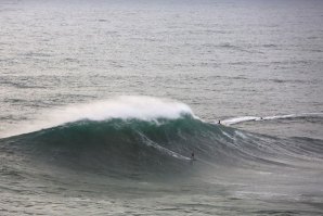 Segunda de “big surf” na Praia do Norte