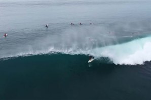 Nias, Indonésia, recebe o seu primeiro swell de 2022