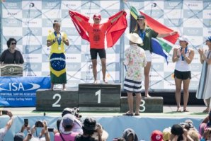 Sofia Mulanovich é a vencedora da divisão feminina dos Isa World Surfing Games 2019
