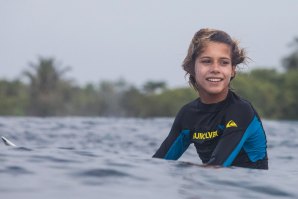 AS MANOBRAS DE SALVADOR COSTA POR ONDE O SUMATRA SURF TRIP PASSOU