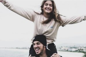 Sophia Medina com o seu irmão, o campeão mundial de surf Gabriel Medina  Foto Instagram