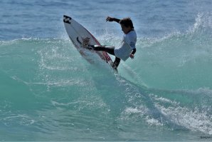 Ribeira d’Ilhas Clássico ao rubro com os surfistas da nova geração