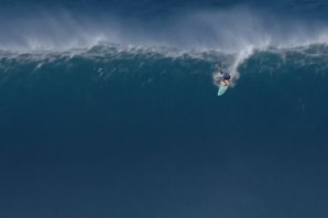 A onda submetida pela surfista havaiana Paige Alms