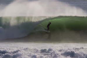 A VEZ DE JOÃO GUEDES SOBRE O SURF E FUNDOS EM SUPER TUBOS