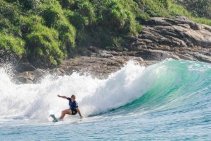 YOLANDA HOPKINS DÁ SHOW DE SURF NO QS NA AUSTRÁLIA