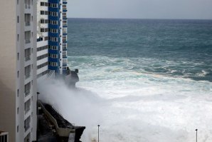 Swell do fim de semana espalha pânico em Tenerife