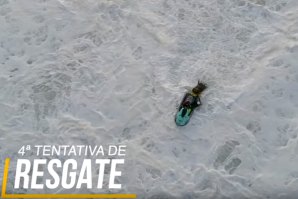 A SAGA DE GABRIEL O PENSADOR A SURFAR NA NAZARÉ