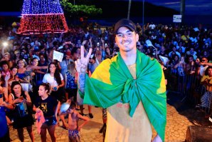 Brasil em festa na chegada de Gabriel Medina