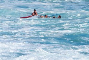 Há milhares de salvamentos efectuados por surfistas anualmente !