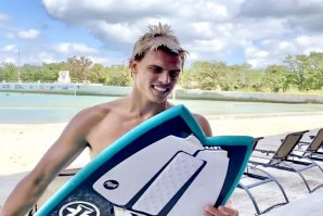 Professional Surfer Attempts to Paddle a Skimboard in a Wavepool!