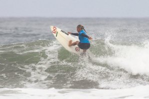 Surfista algarvia está entre as 8 melhores em Cornwall.