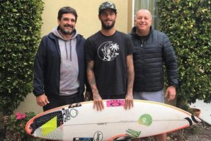 &quot;Pinga&quot;, Filipe Toledo e Ricardo Toledo, pai do surfista de elite brasileiro.