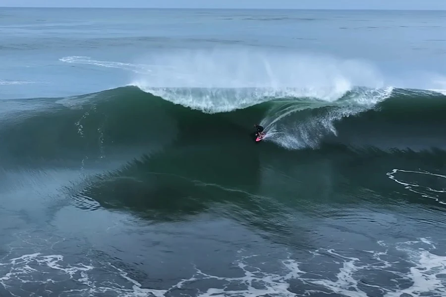 Code Red no México Jamie O Brien surfa um swell XXL na América Central