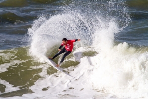 LOTS OF ACTION AT PENICHE: DAY 1 OF MOCHE RIP CURL PRO PORTUGAL