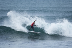 Kelly Slater with a strong start at Bells