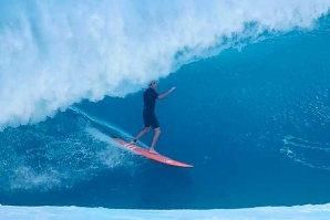 EPIC DAYS AT BANZAI PIPELINE