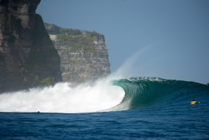 Bali’s Tipi Jabrik Wins the 6th Annual Quiksilver Uluwatu Challenge in Epic Wave Conditions