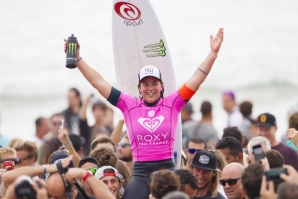 TYLER WRIGHT WINS ROXY PRO FRANCE WITH AN AMAZING PERFORMANCE
