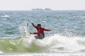 Jeep International Hainan Open Kicks Off in Tough Conditions