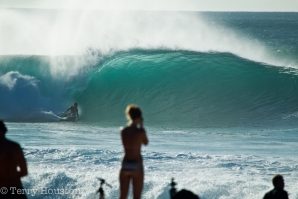 OPENING DAY OF THE BILLABONG PIPE MASTERS IN MEMORY OF ANDY IRONS IS ON
