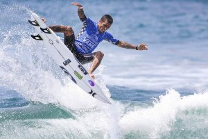 Filipe Toledo será &quot;contender&quot; ao título mundial deste ano.