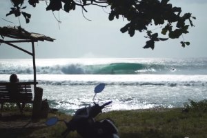 Os tubos de 20 segundos surfados por Conner Coffin, Craig Anderson, Chippa Wilson e cia em Desert Point