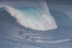 Vídeo da vitória de Lucas Chianca e Maya Gabeira no Nazaré Tow Surfing Challenge 2022