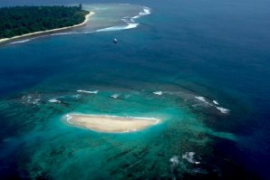 Pietro Garroux onze anos de idade, da Costa Rica para as Mentawai