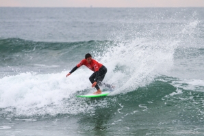 APS SURF TOUR TERMINOU COM A VITÓRIA DE VASCO RIBEIRO NA CATEGORIA OPEN