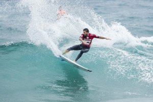 Frederico Morais vence bateria do Round 2 e avança à ronda seguinte.