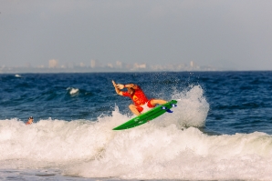 Marlon Lipke entre os melhores no Nixon Surf Challenge