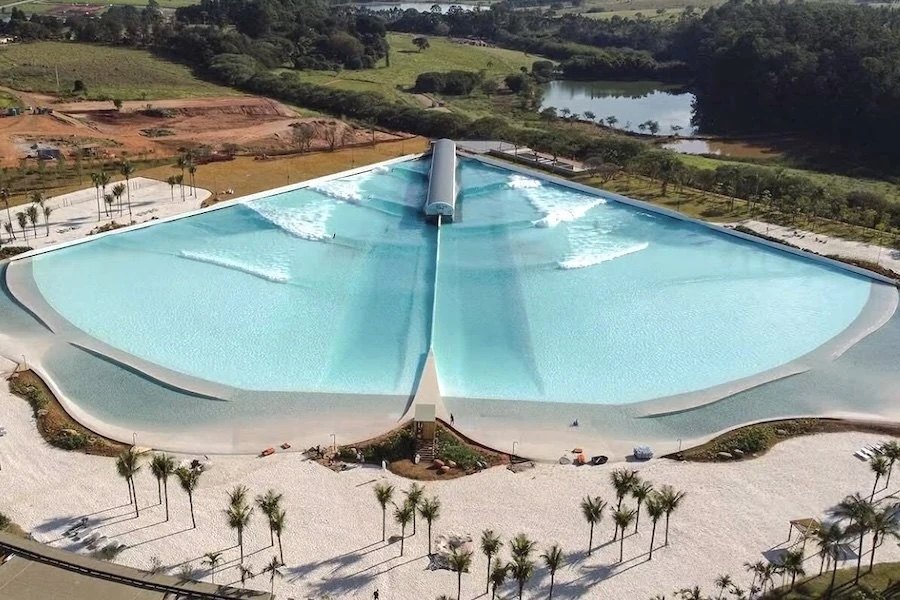 Piscinas de Ondas em Portugal: Dois Projectos Avaliados entre 40 e 100 Milhões Podem Transformar o Surf Nacional