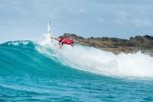 QUIKSILVER PRO: OWEN WRIGHT DESTACA-SE NA RONDA 2