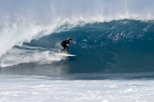 Ponta Preta a bombar: tubos para a esquerda e direita no Sal, Cabo Verde