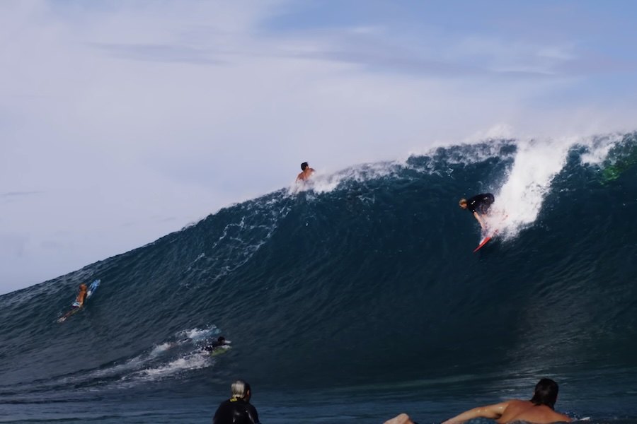 A obra prima de John John Florence apresentada no 1º dia do ano de 2025