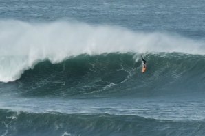 S A i S O N - A temporada das ondas no sudoeste francês