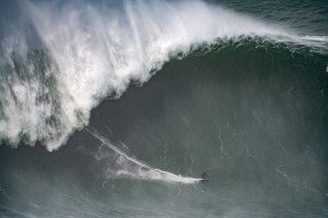 Perito em medições explica à SurfTotal porque a onda de Koxa é a maior e diferente de tudo o que é habitual na Nazaré.