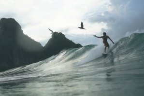 YAGO DORA MOSTRA A SUA CRIATIVIDADE NAS ONDAS DE FERNANDO DE NORONHA