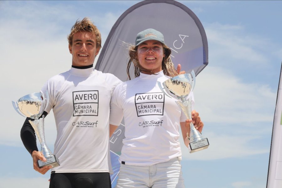 Francisco Ordonhas e Maria Salgado vencem Projunior Aveiro e relançam contas do título nacional de Surf Sub-20