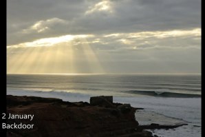 Frederico Morais, Kanoa Igarashi e Joaquim Chaves inauguram 2022 em Backdoor, na Ericeira