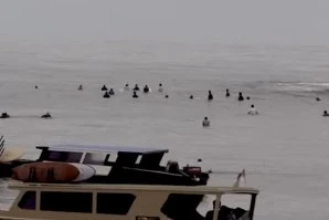 Mentawai sob pressão: quando o paraíso do surf começa a parecer um parque temático