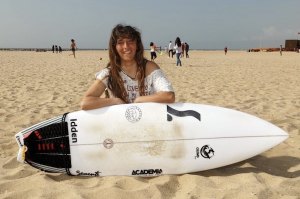 Atleta da Liga MEO Surf resgata surfista em dificuldades em Espinho