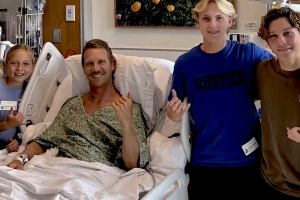 Jovem surfista salva veterano da Força Aérea após este ultimo perder os sentidos numa queda