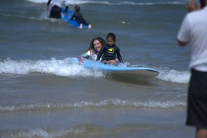 2ª Edição do Intercultural Surf for Kids juntou 200 pessoas e 10 nacionalidades